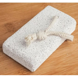 Outils Pédicure : Brosse Ongles + Râpe Pieds Anti - Callosités et Peau Morte